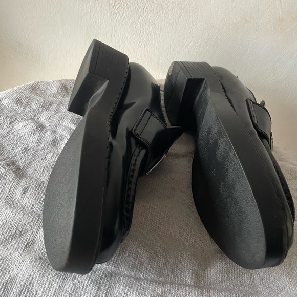 💎⭐️Authentic ⭐️Prada Women’s Leather Slip-On Loafers - Picture 5 of 14